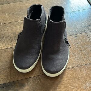 Soft 7 Low Cut Zip Bootie